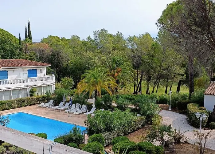 Superbe De Standing Le Trophee Du Golf * Saint-Raphael (Var)